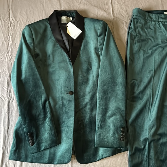 ASOS Women’s Green Velvet Tuxedo Pants Suit - Picture 2 of 4
